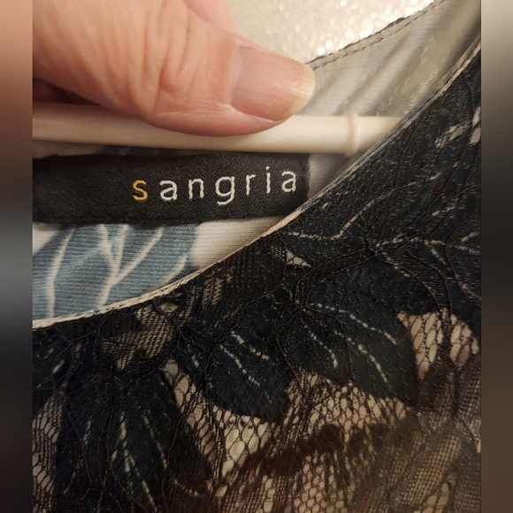 Sangria brand , size 2 x , lace dress with floral - Picture 2 of 6
